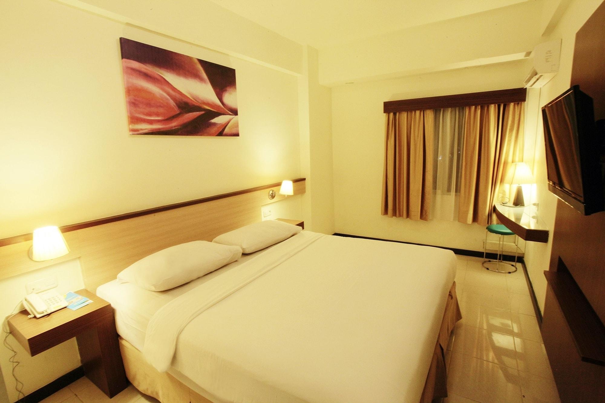 Everyday Smart Hotel - Malang Eksteriør billede